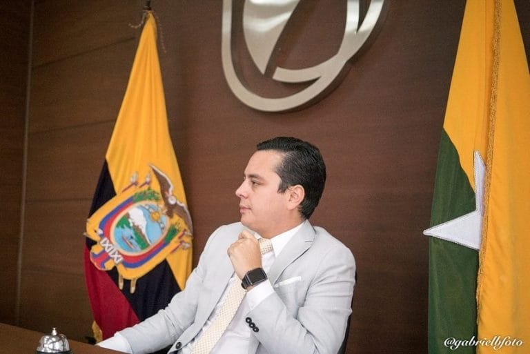 Read more about the article Profesor de Derecho