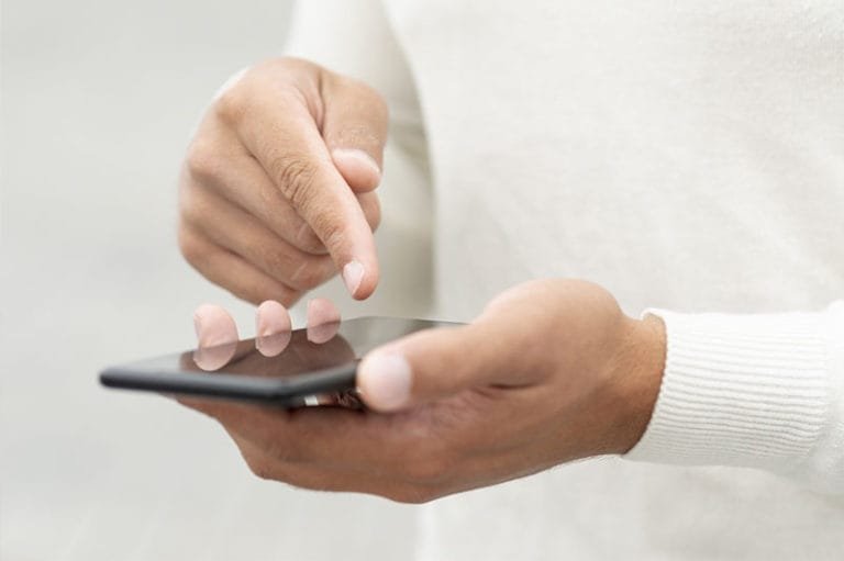 Read more about the article ¿Los mensajes de WhatsApp y correos electrónicos, sirven como prueba en juicio?